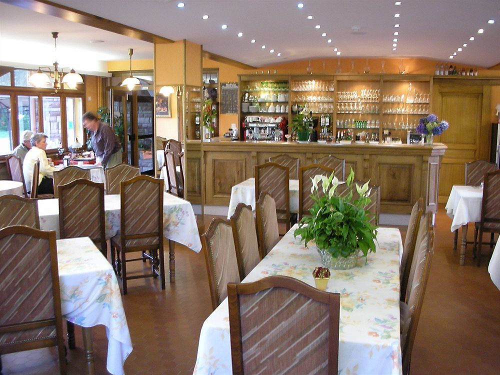 Hotel Restaurant Des Roches Saales Buitenkant foto