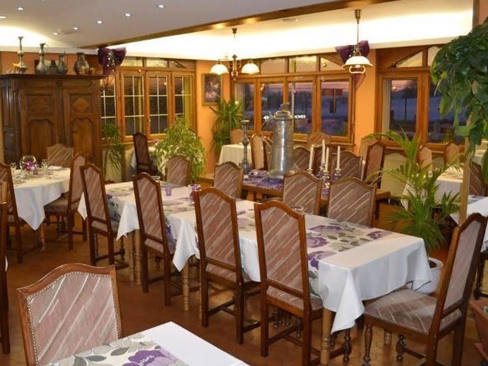 Hotel Restaurant Des Roches Saales Buitenkant foto